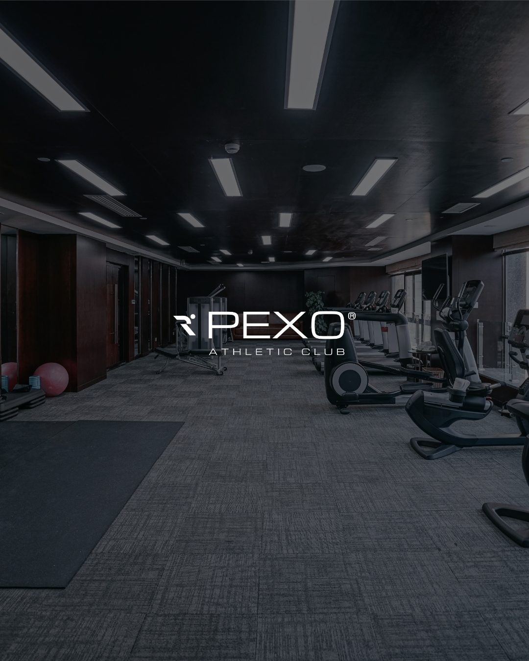 Marchio Pexo Athletic Club nella sala pesi